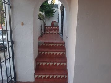 CASA HABITACION AMUEBLADA EN VENTA EN CADEREYTA JIMENEZ, NUEVO LEON, ZONA COL. NUEVA MADERO, CONSTRUCCION Y DISEÑO ARQUITECTONICO, ESTILO RUSTICO