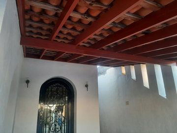 CASA HABITACION AMUEBLADA EN VENTA EN CADEREYTA JIMENEZ, NUEVO LEON, ZONA COL. NUEVA MADERO, CONSTRUCCION Y DISEÑO ARQUITECTONICO, ESTILO RUSTICO