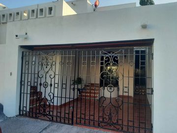 CASA HABITACION AMUEBLADA EN VENTA EN CADEREYTA JIMENEZ, NUEVO LEON, ZONA COL. NUEVA MADERO, CONSTRUCCION Y DISEÑO ARQUITECTONICO, ESTILO RUSTICO