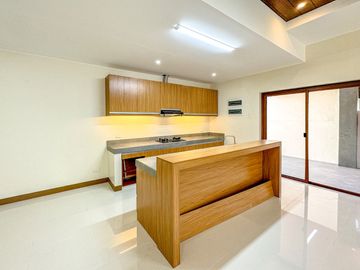 STUNNING BRAND NEW BUNGALOW HOUSE AND LOT