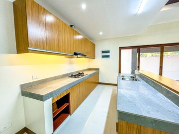 STUNNING BRAND NEW BUNGALOW HOUSE AND LOT