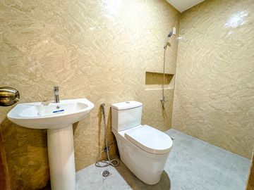 STUNNING BRAND NEW BUNGALOW HOUSE AND LOT