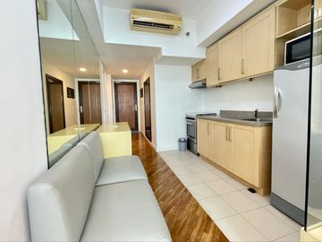 Joya Lofts and Towers Studio for Sale in Rockwell, Makati