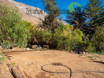 Terreno de 6.000 m2 con linda casa , cabaña y orilla de río, Cochiguaz, Valle del Elqui. $220 millones