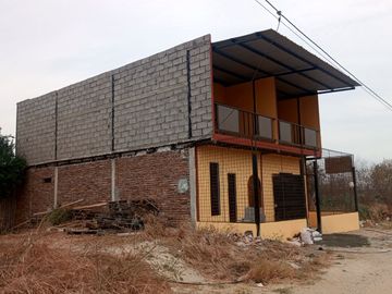 CASA DE VENTA EN URBANIZACION COSTA REAL 2 EN MANTA JARAMIJO.