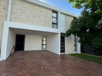 PRECIOSA CASA EN VENTA EN BOTÁNICO RESIDENCIAL CONKAL, MÉRIDA