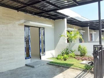 Rumah Cantik di Kedamean Regency Gresik - Desain Elegan dan Lokasi Menarik