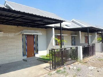 Rumah Cantik di Kedamean Regency Gresik - Desain Elegan dan Lokasi Menarik