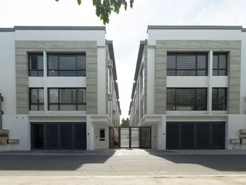 4BR 4T&B 2-Carpark Congressional Townhouse QC near SM Cherry Foodarama