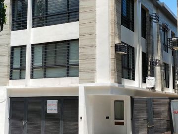 4BR 4T&B 2-Carpark Congressional Townhouse QC near SM Cherry Foodarama