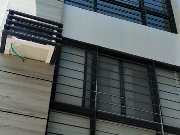 4BR 4T&B 2-Carpark Congressional Townhouse QC near SM Cherry Foodarama