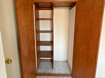 Práctica casa habitación en buena condiciones en venta ubicada en Real del Sol en Tecámac