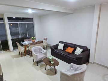 VENDO CASA DE ESTRENO A PRECIO DE DEPARTAMENTO EN MIRAFLORES COUNTRY CLUB CASTILLA