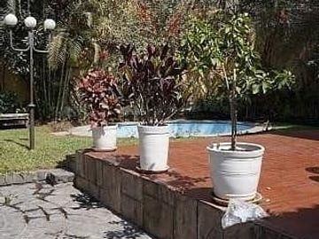 VENDO HERMOSA CASA EN AV. LA ENCALADA