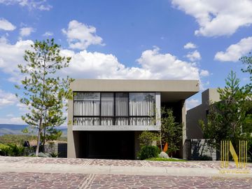 Casa en VENTA en El Bosque Residencial y Golf