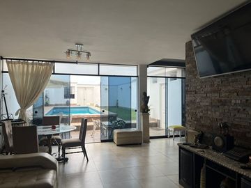 VENDO CASA EN ALAMEDA EL ESPINELO EN LAS BRISAS DE VILLA