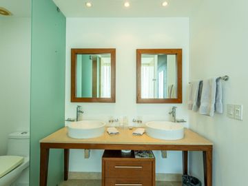 Departamento Beach Front en venta en Icon Puerto Vallarta