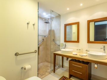 Departamento Beach Front en venta en Icon Puerto Vallarta