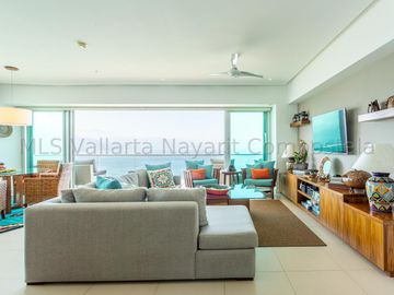 Departamento Beach Front en venta en Icon Puerto Vallarta