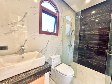 Massive Corner House with pool For sale in Multinational village Paranaque