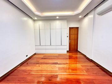 Massive Corner House with pool For sale in Multinational village Paranaque