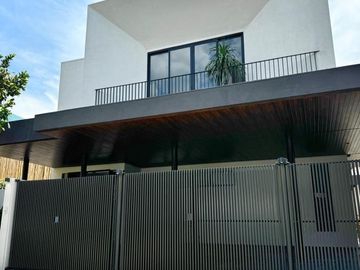 5 Bedrooms Brand new house for sale near Airport