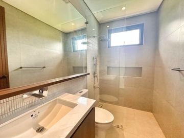 5 Bedrooms Brand new house for sale near Airport