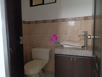 Venta casa Urbanización Ciudad Celeste cerca Plaza Batan Samborondon Guayaquil