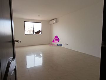 Venta casa Urbanización Ciudad Celeste cerca Plaza Batan Samborondon Guayaquil