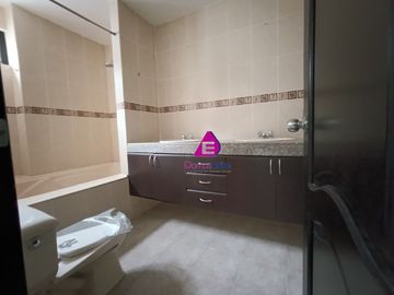 Venta casa Urbanización Ciudad Celeste cerca Plaza Batan Samborondon Guayaquil