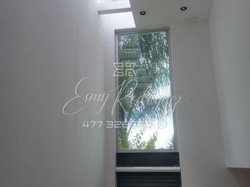 CASA EN VENTA, SIERRA NOGAL. León,Gto; 3 REC. TODAS CON BAÑO, CERCA DE LA IBERO, EXCELENTE OPORTUNIDAD