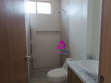 Venta casa Urbanización El Condado Av Leon Fbres Cordero Daule
