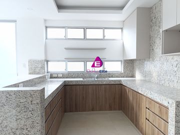 Venta casa Urbanización El Condado Av Leon Fbres Cordero Daule