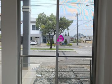 Venta casa Urbanización El Condado Av Leon Fbres Cordero Daule
