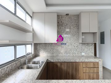 Venta casa Urbanización El Condado Av Leon Fbres Cordero Daule