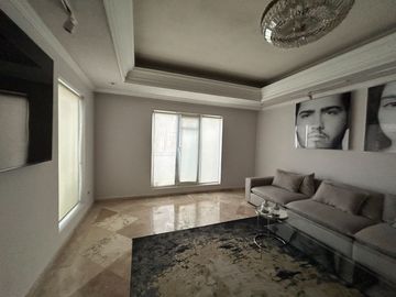 Casa en Venta en Col. Lomas del Valle