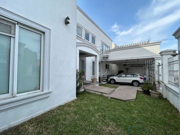 Casa en Venta en Col. Lomas del Valle