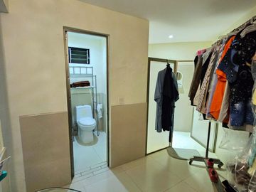 LAS CAÑADAS CASA EN VENTA DE PRACTICAMENTE UNA PLANTACON ALBERCA