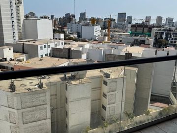 Vendo Dpto. en La mejor Zona de Jesus Maria