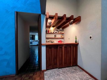 CASA EN RENTA CON INCREÍBLES ESPACIOS Y MUY  BIEN UBICADA.