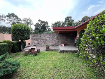 CASA EN RENTA CON INCREÍBLES ESPACIOS Y MUY  BIEN UBICADA.