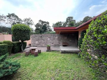 CASA EN RENTA CON INCREÍBLES ESPACIOS Y MUY  BIEN UBICADA.
