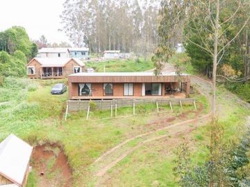 Lindas casas en Avenida Los Morros camino a Altos de Coliumo