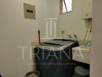 DEPARTAMENTO LUMINOSO CARCELÉN CERCA AL COLEGIO EINSTEIN, NORTE DE QUITO