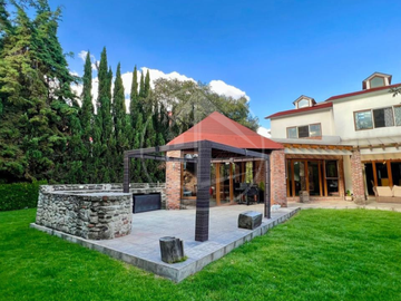 hermosa residencia con jardín plano y salón de juegos En Hacienda De Vallescondido