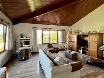 hermosa residencia con jardín plano y salón de juegos En Hacienda De Vallescondido