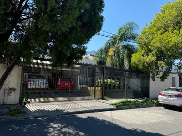 VENTA CASA CUMBRES 1ER SECTOR