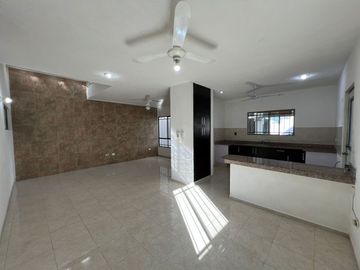 ¡Increíble oportunidad! Amplia casa de 2 habitaciones en Fracc. Las Américas II, con piscina. Perfecta para familias que buscan tranquilidad , Merida