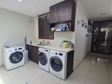 Casa en Sector Costa Laguna Condominio Cejar