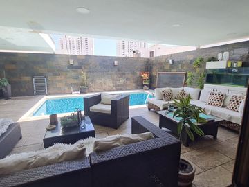 Casa en Sector Costa Laguna Condominio Cejar